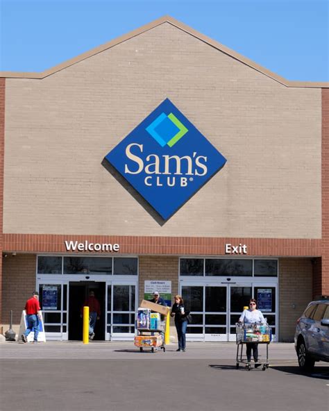 Sam's warehouse near me - The brands that Sam's Club offers are: Samsung. LG. Our refrigerators can range in price from a $500 top freezer refrigerator to a $1,000 black stainless steel Frigidaire unit. While both are excellent products, the difference can be found in each unit's upgraded features. A more expensive fridge may be available with features such as an ice ...
